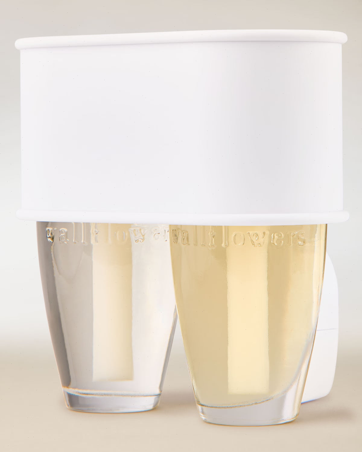 White Scent Switching™ Wallflowers Duo Plug